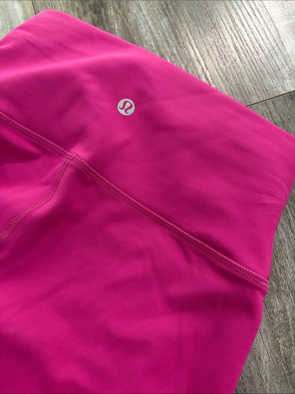 Lululemon Ripened Raspberry Wonder Train High Rise Shorts Size 4 - Picture 8 of 10